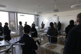 Un cours de langue accéléré pour frontaliers allophones devrait bientôt devenir réalité en Valais (image d'illustration))